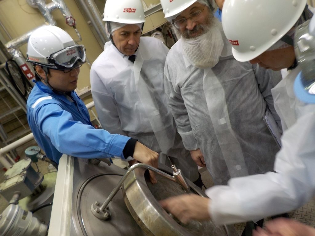 Inspection d’une centrifugeuse au Japon